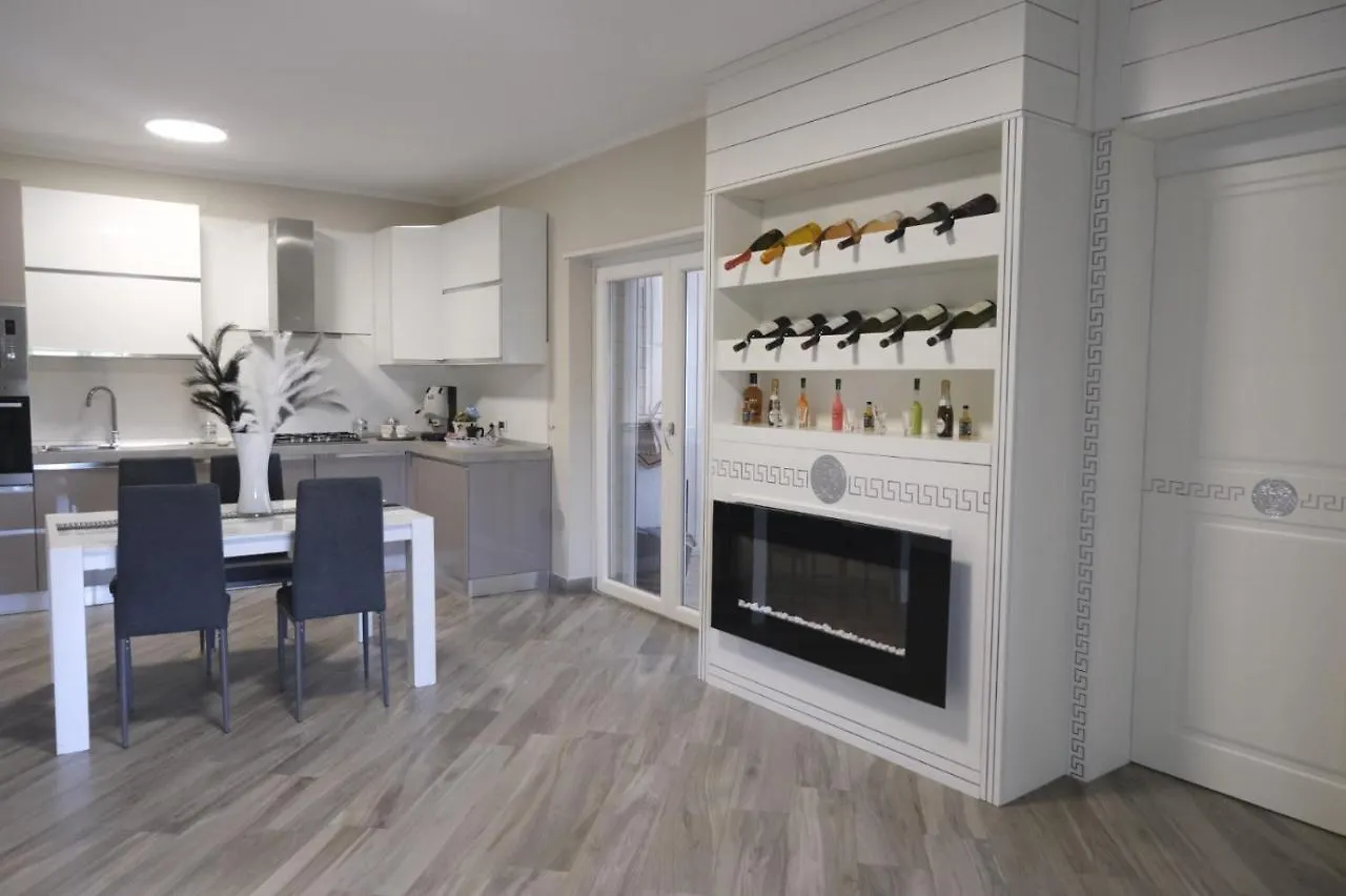 Odissea Luxury Home Napoli 0*,  Italien